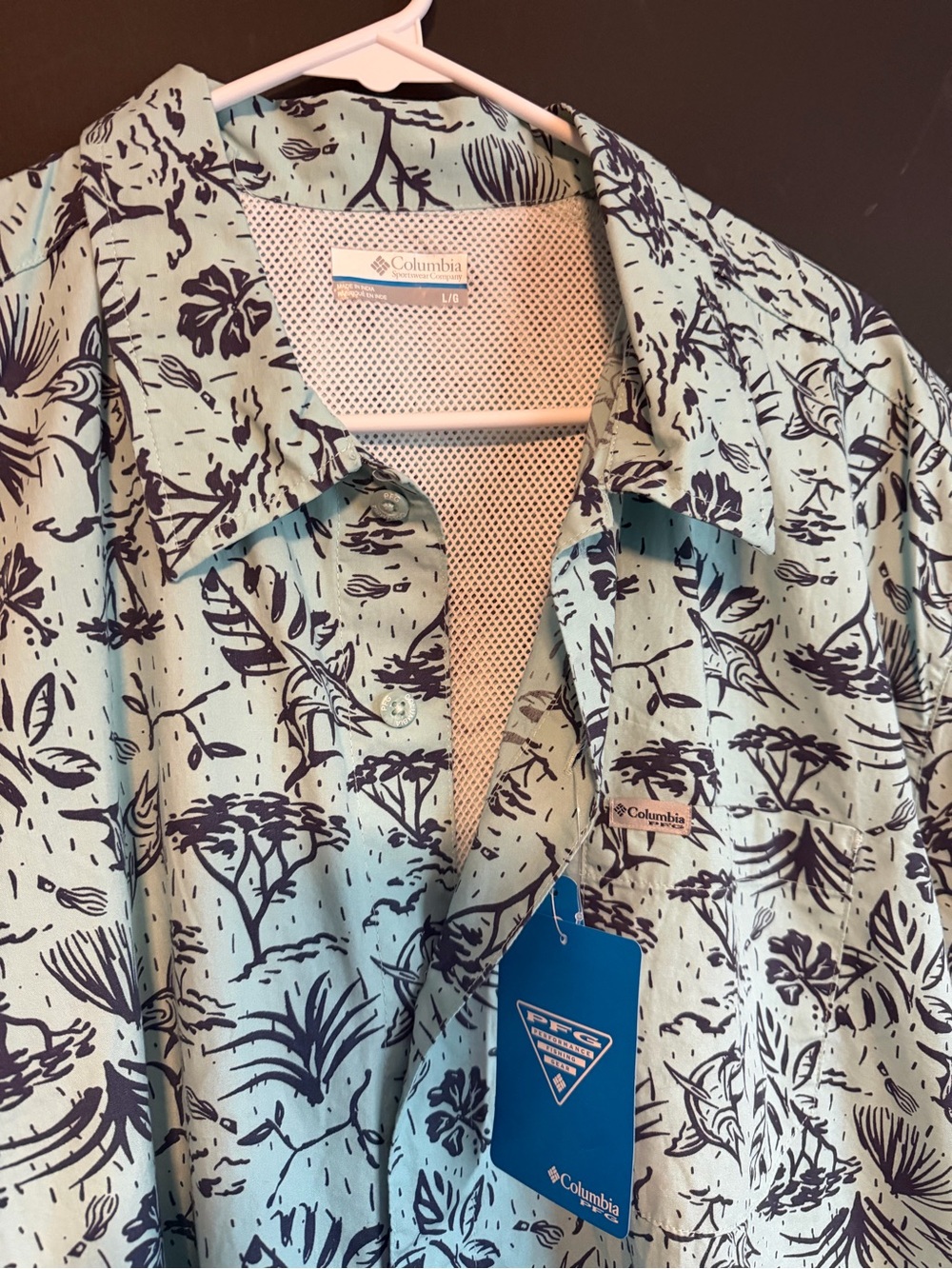 Columbia PFG Regular Fit Casual Button Down Shirt. NWT - Picture 2 of 9